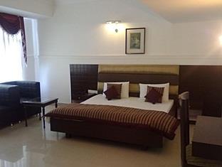 The Pearl Hotel